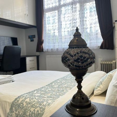 Deluxe Homestay Near Tottenham Hotspur Stadium Лондон Экстерьер фото